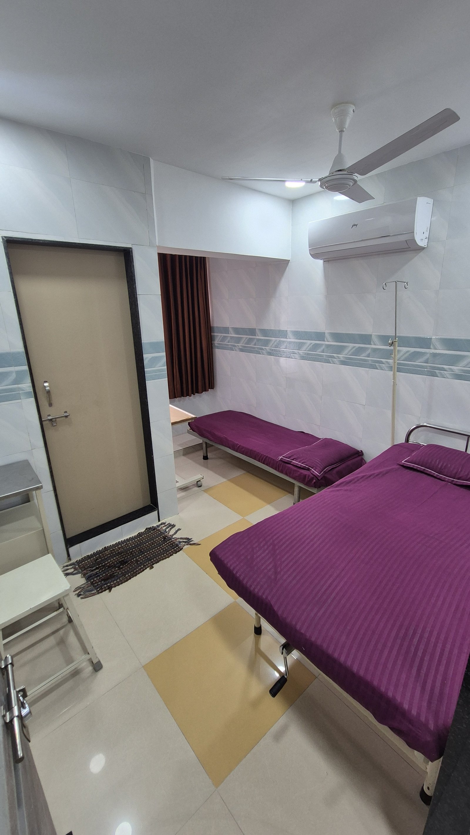 Patient care ward room